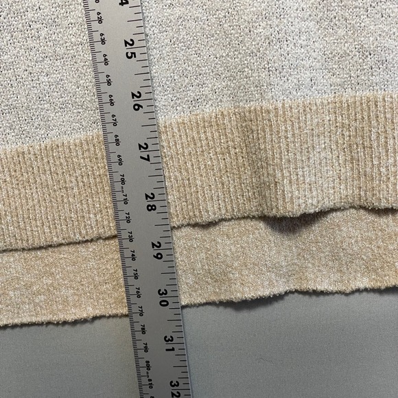 Chicos Animal Print V Neck Tunic Sweater Womens Size 1 M Light Gray Tiger Stripe - Picture 7 of 8